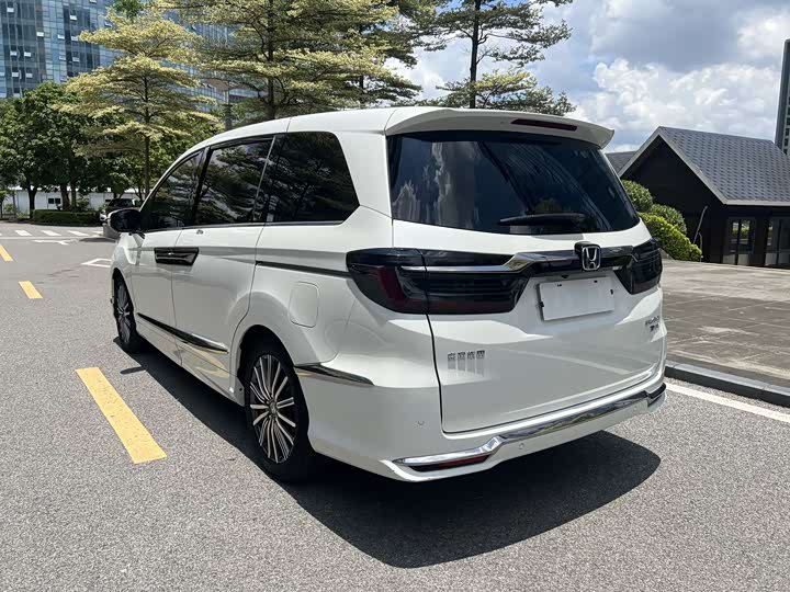 Фото 5 - Honda Elysion