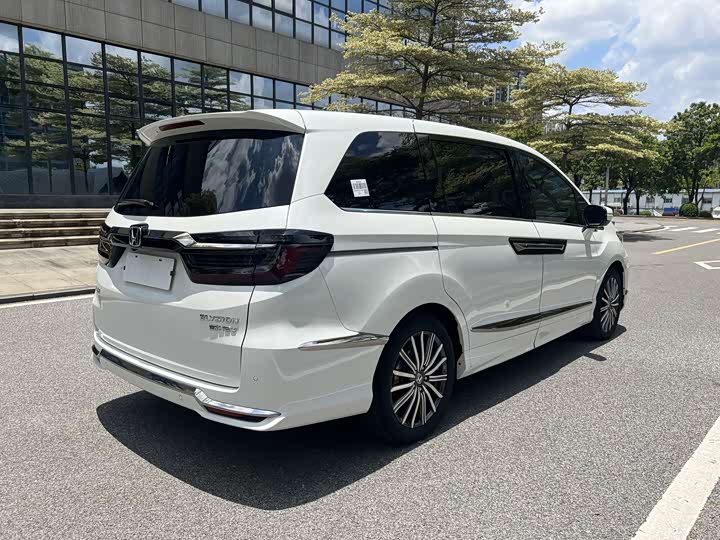 Фото 6 - Honda Elysion