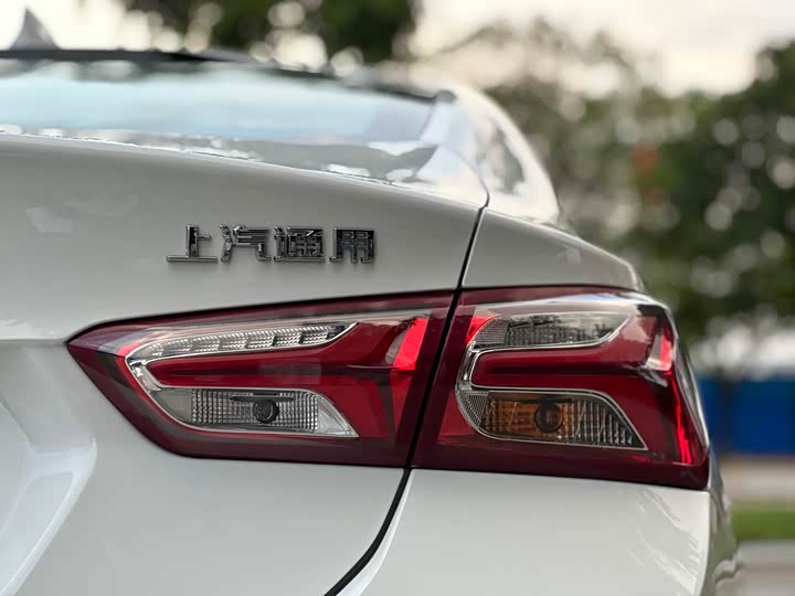 Фото 24 - Chevrolet Malibu XL