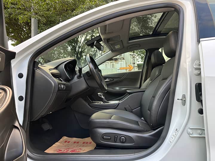 Фото 9 - Chevrolet Malibu XL