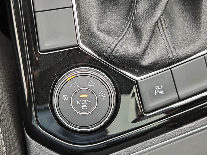 Фото 13 - Volkswagen Tayron