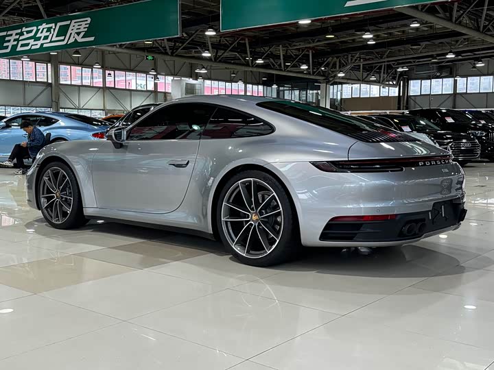 Фото 4 - Porsche 911