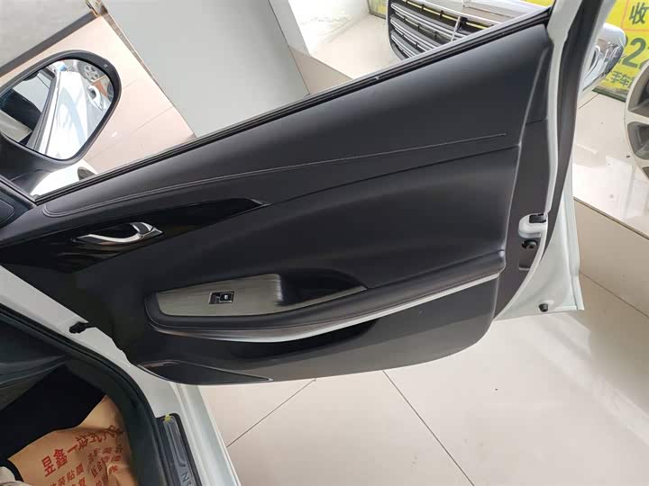 Фото 15 - Changan Raeton CC