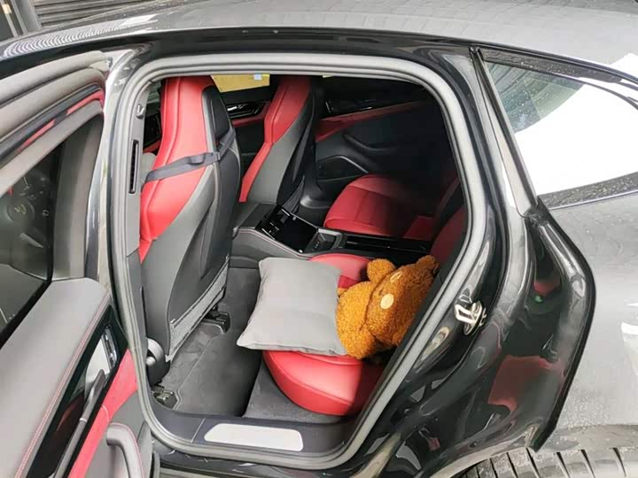 Фото 11 - Porsche Panamera