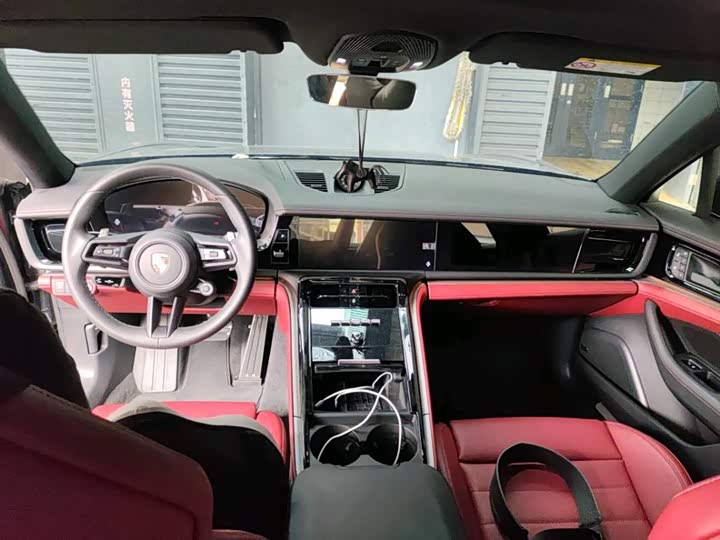 Фото 13 - Porsche Panamera