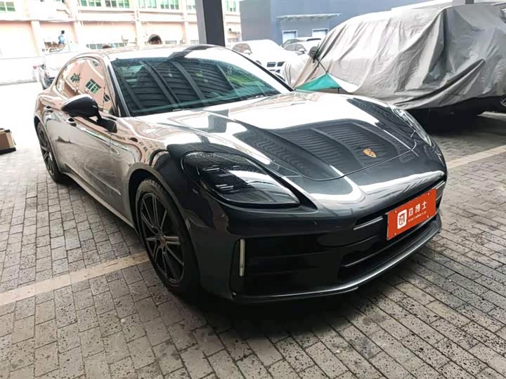Фото 2 - Porsche Panamera