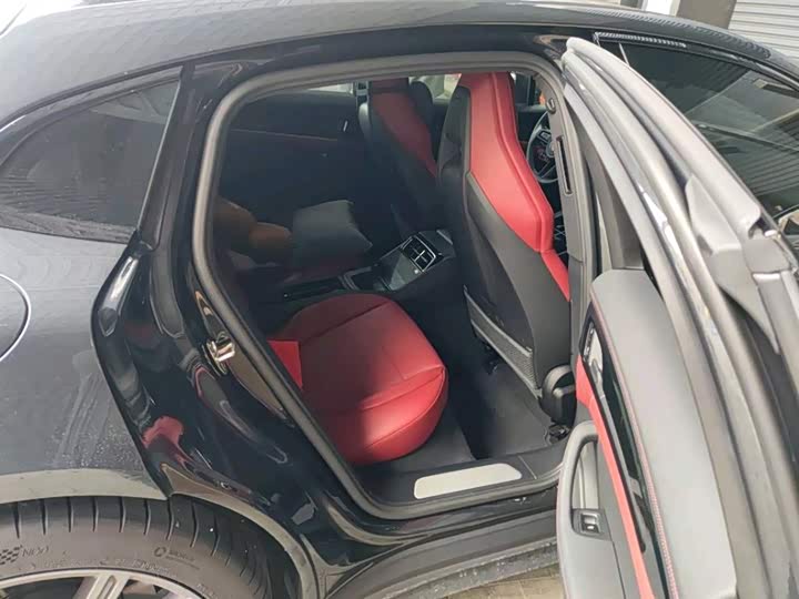 Фото 8 - Porsche Panamera