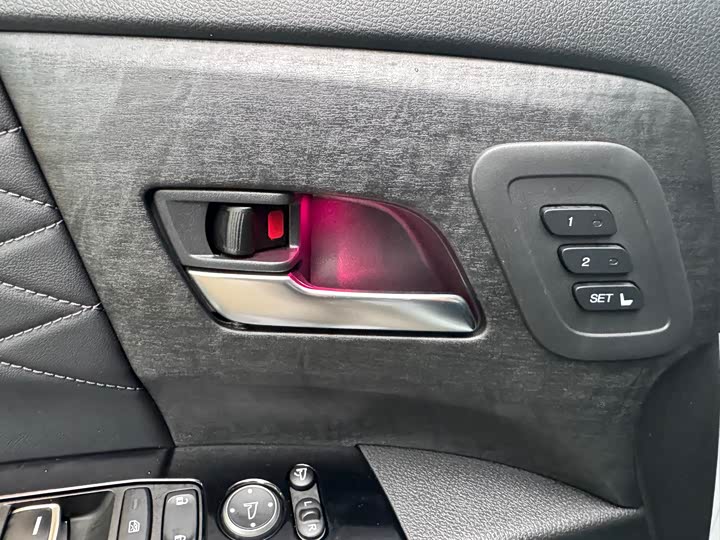 Фото 12 - Honda Elysion