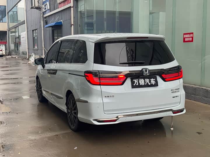 Фото 6 - Honda Elysion