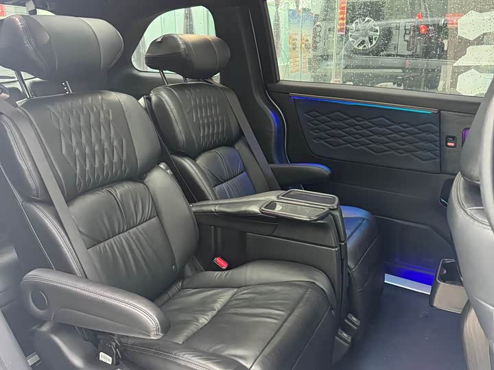 Фото 8 - Honda Elysion