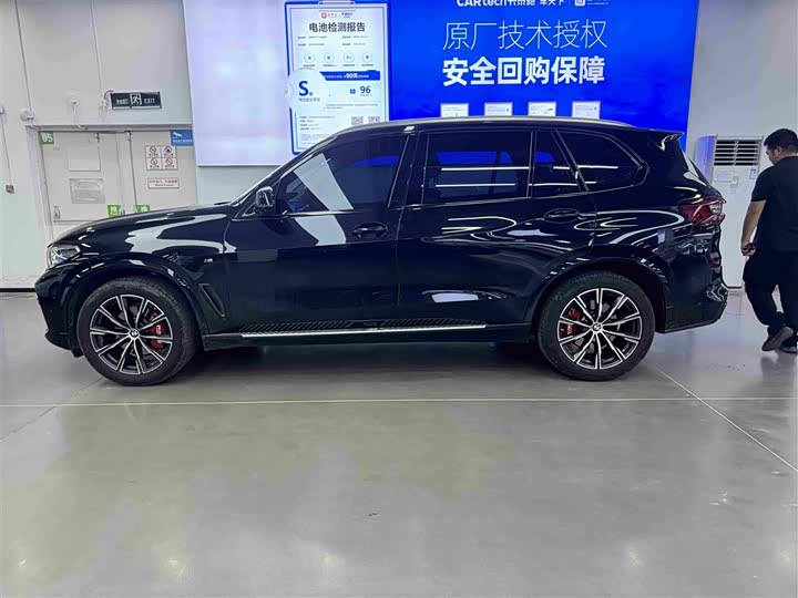 Фото 2 - BMW X5