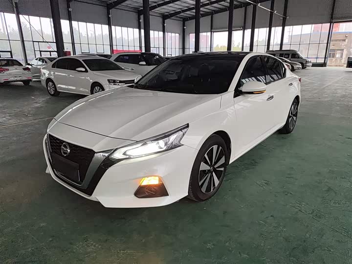 Фото 1 - Nissan Teana