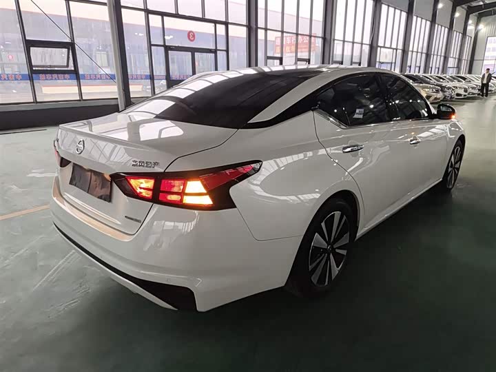 Фото 7 - Nissan Teana