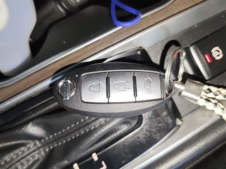 Фото 9 - Nissan Teana