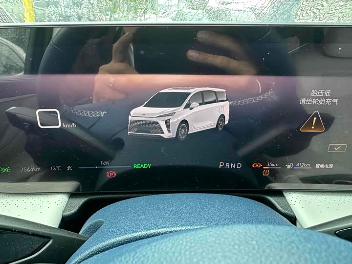 Фото 11 - Buick GL8 Hybrid