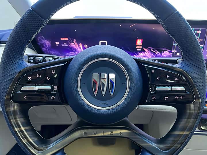 Фото 12 - Buick GL8 Hybrid