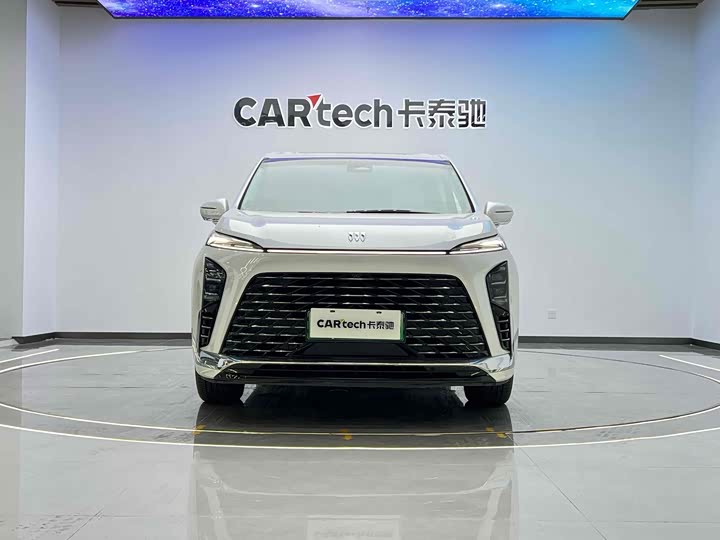 Фото 2 - Buick GL8 Hybrid