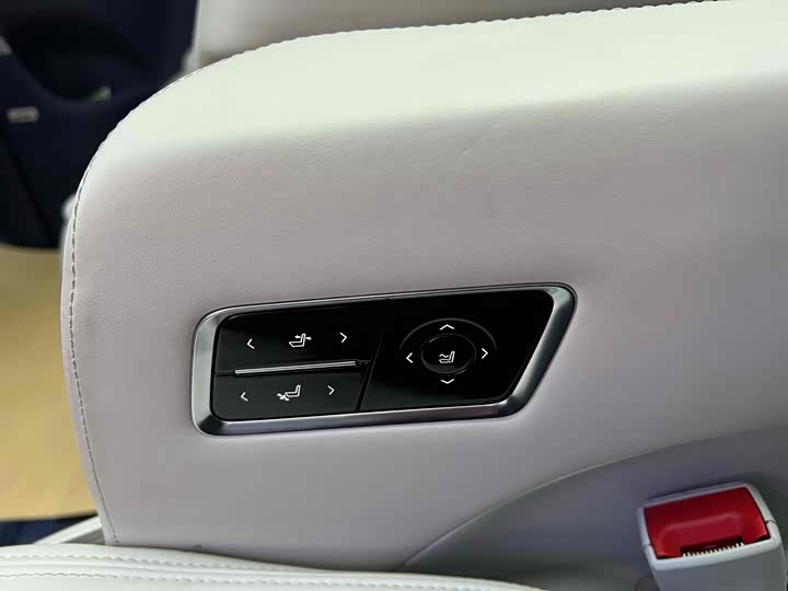 Фото 22 - Buick GL8 Hybrid