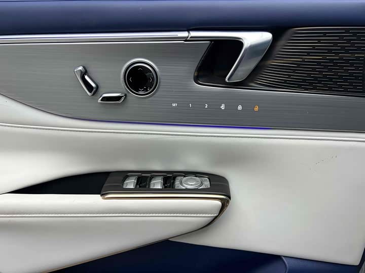 Фото 6 - Buick GL8 Hybrid