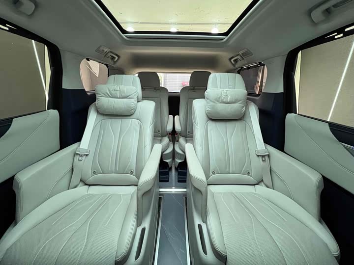 Фото 9 - Buick GL8 Hybrid