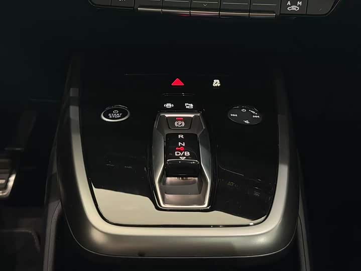 Фото 10 - Audi Q4 e-tron