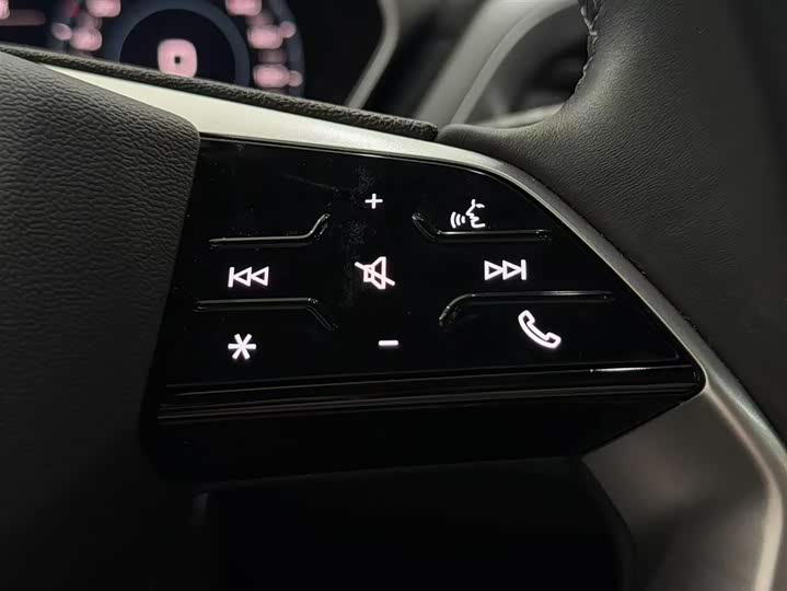 Фото 13 - Audi Q4 e-tron