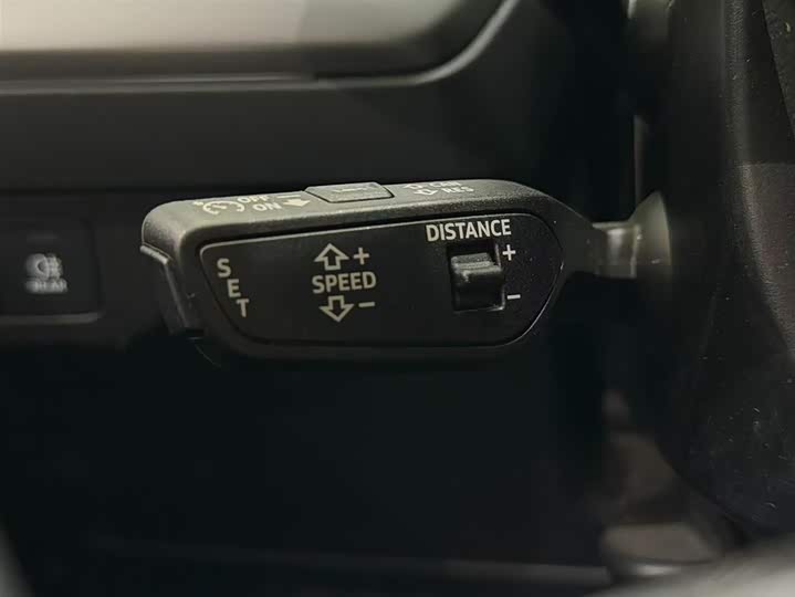 Фото 14 - Audi Q4 e-tron