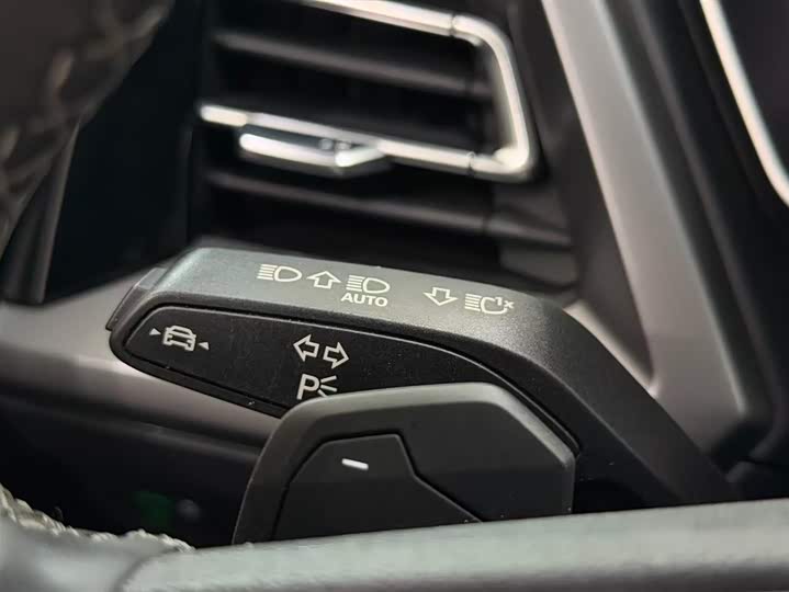 Фото 15 - Audi Q4 e-tron