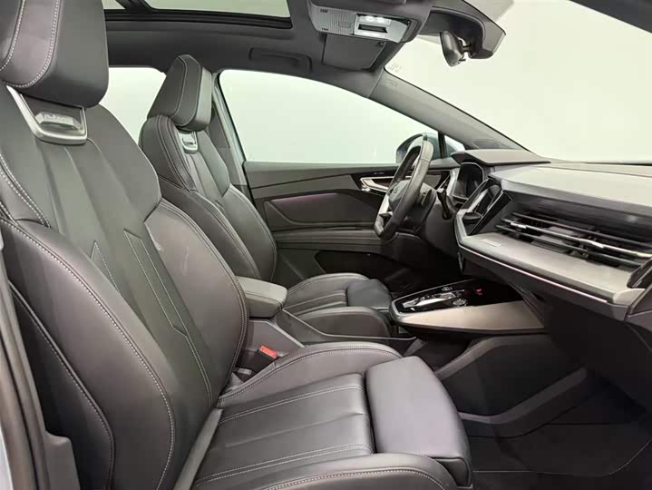 Фото 21 - Audi Q4 e-tron