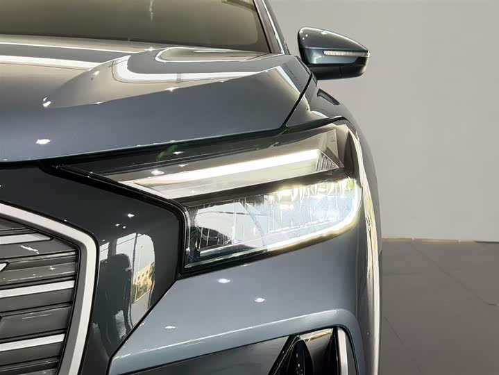 Фото 23 - Audi Q4 e-tron