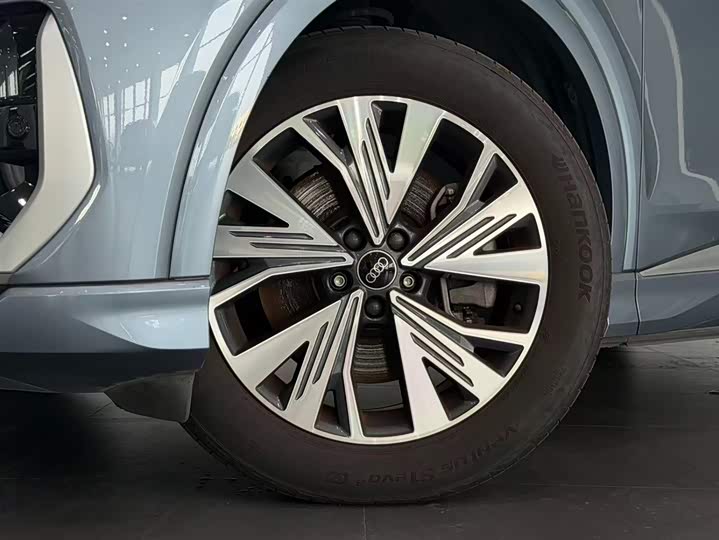 Фото 26 - Audi Q4 e-tron