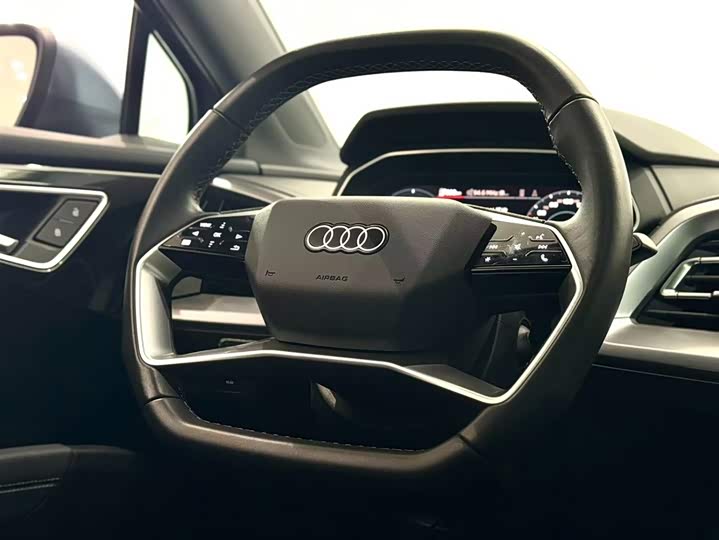 Фото 7 - Audi Q4 e-tron