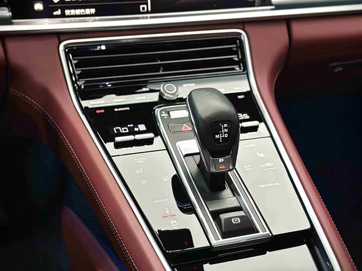 Фото 12 - Porsche Panamera