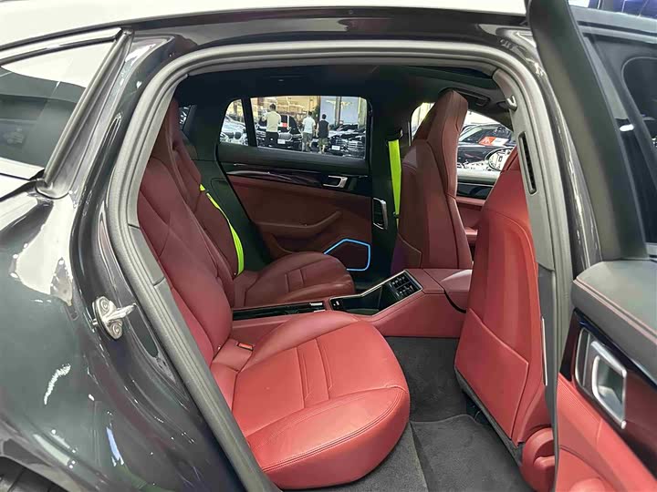 Фото 7 - Porsche Panamera