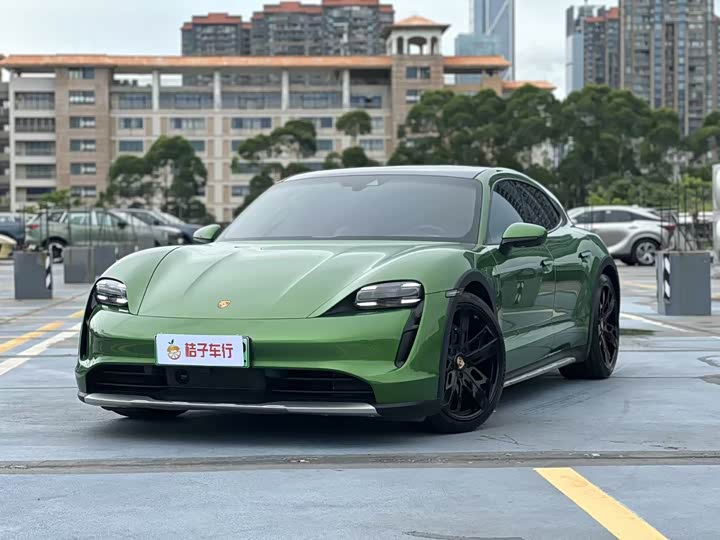 Фото 1 - Porsche Taycan