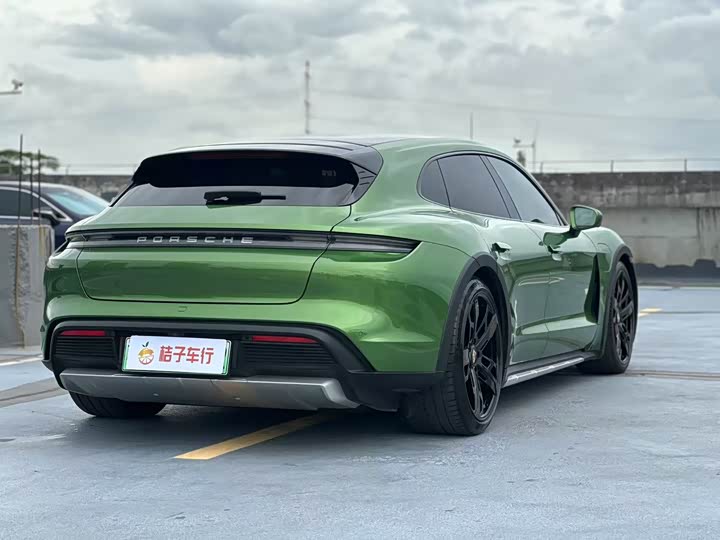 Фото 6 - Porsche Taycan