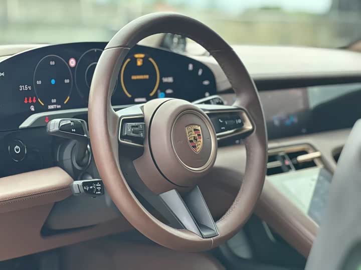 Фото 8 - Porsche Taycan