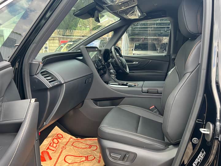 Фото 5 - Toyota Alphard