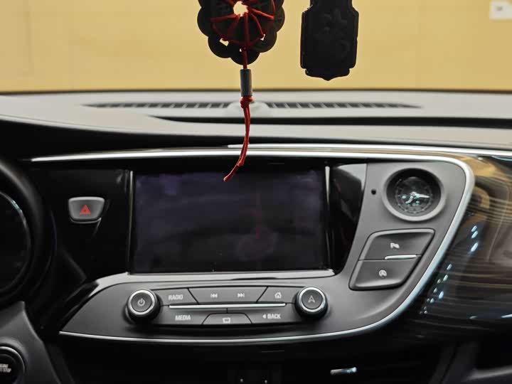 Фото 15 - Buick Envision Plus