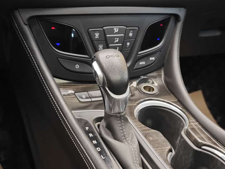 Фото 17 - Buick Envision Plus