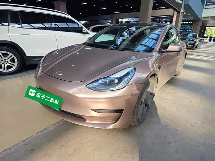 Фото 1 - Tesla Model 3