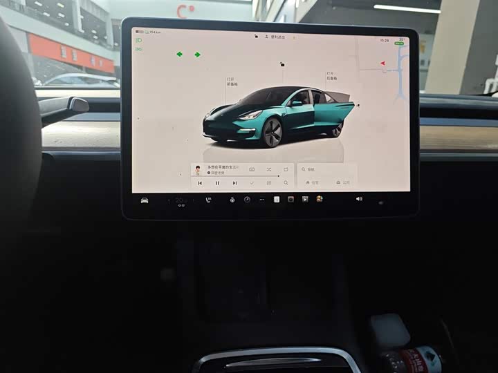 Фото 13 - Tesla Model 3