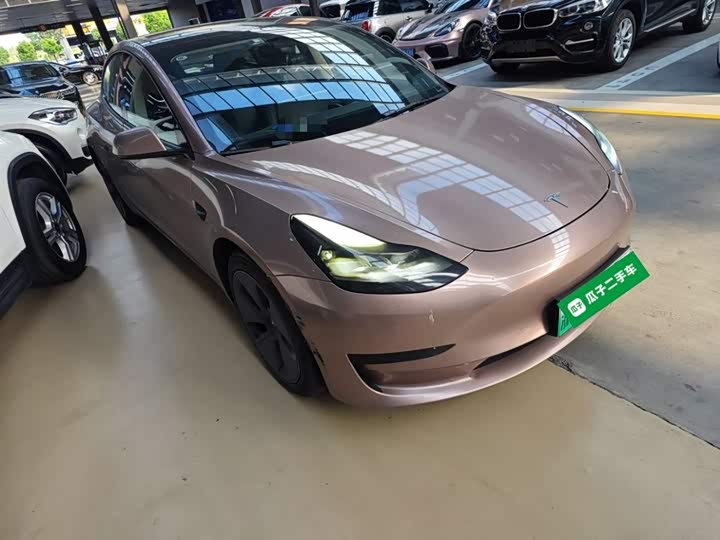 Фото 4 - Tesla Model 3