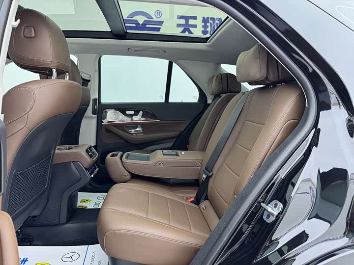 Фото 11 - Mercedes-Benz GLE-Class