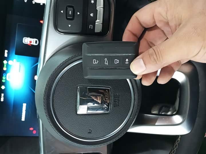 Фото 9 - Tank 300