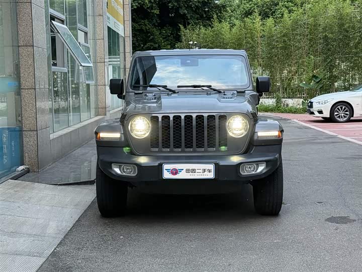 Фото 2 - Jeep Wrangler Hybrid