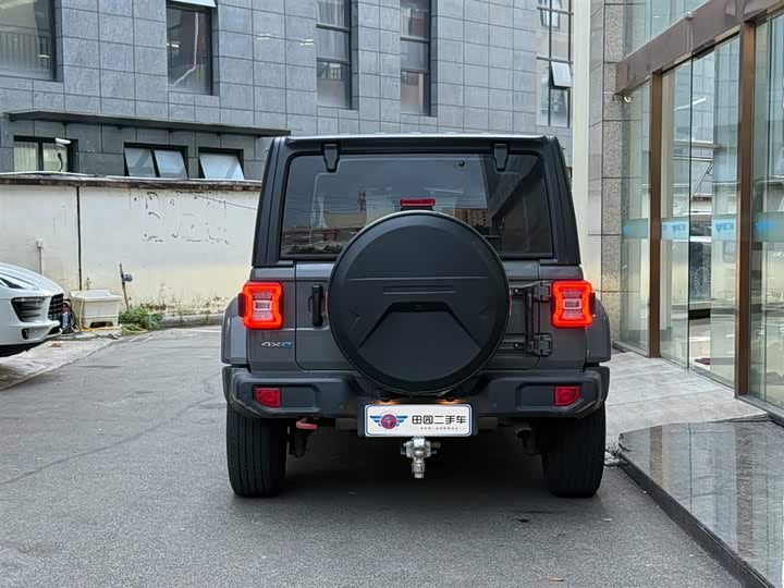 Фото 5 - Jeep Wrangler Hybrid