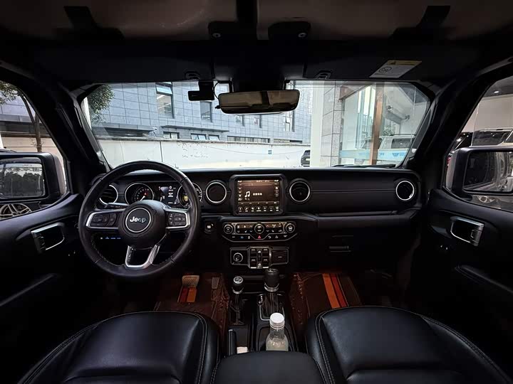 Фото 7 - Jeep Wrangler Hybrid