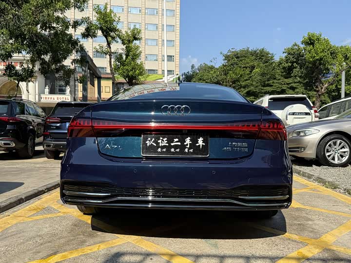 Фото 4 - Audi A7L