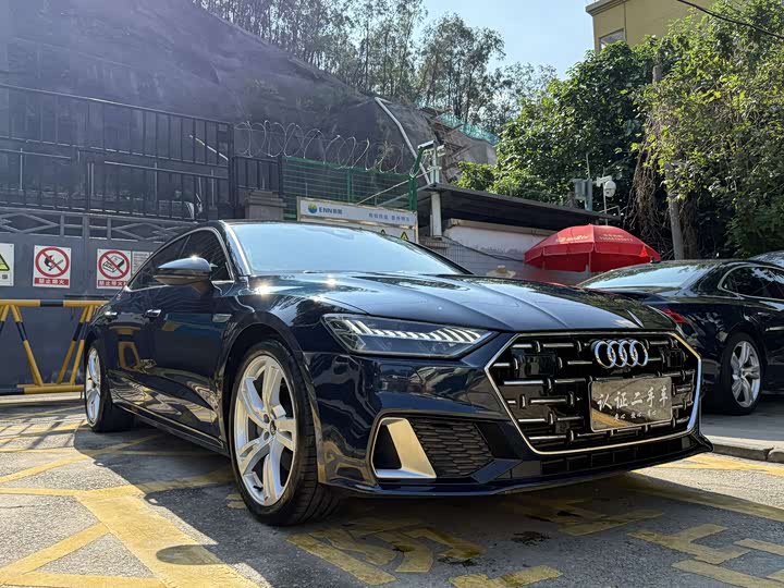 Фото 5 - Audi A7L